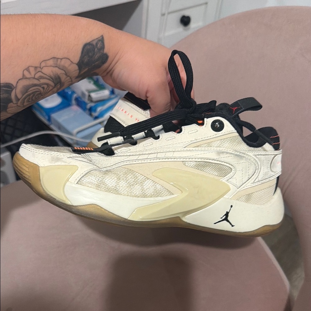 Jordan Low-Top Sneakers in Cream, Off-White and Black with Gum Sole